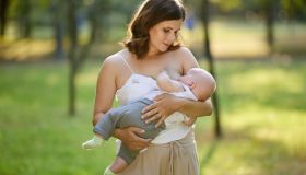 Allattare in pubblico è un diritto di tutte: tutto quello che devi sapere