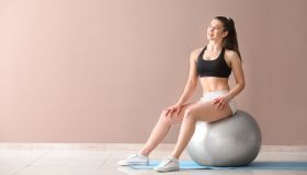 Fitball: a cosa serve, quale misura scegliere ed esercizi