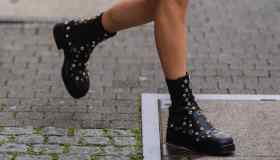 Tutti i segreti per creare delle scarpe con borchie super cool 👟