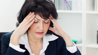 Menopausa, i 10 sintomi per riconoscerla
