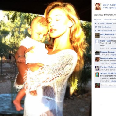 Belen E Il Bacio D Amore Con Stefano Santiago Forse Battezzato Dal Papa Dilei