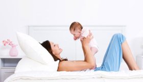 Come intrattenere un neonato