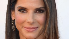 Sandra Bullock, la donna più bella del mondo a 51 anni