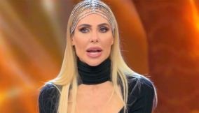 Ilary Blasi durante la prima puntata dell'Isola dei Famosi 2022