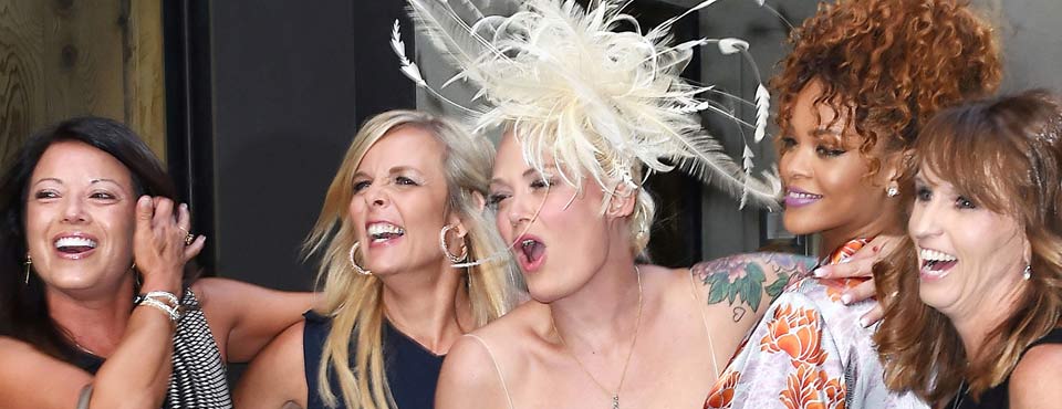 La sposa super tatuata va a nozze con Rihanna