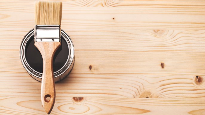 Come verniciare il legno: i consigli per rinnovare casa