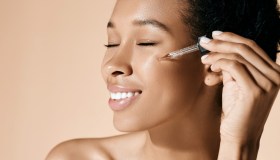 Tutti i benefici e gli usi dell’acido ialuronico