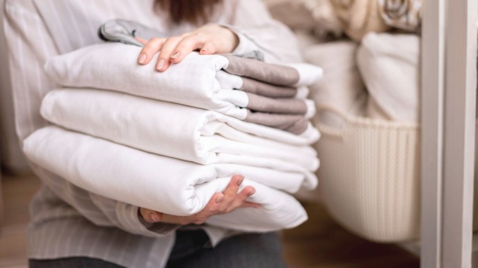 Piegare le lenzuola da soli: niente più segreti con quelle matrimoniali