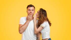 Ti ecciti quando senti le parolacce? Potrebbe essere erotolalia