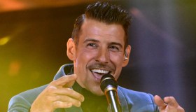 Chi è Francesco Gabbani, da Sanremo alla conduzione su Rai1