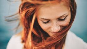 Perché gli uomini amano le rosse? La spiegazione, tra verità e leggende