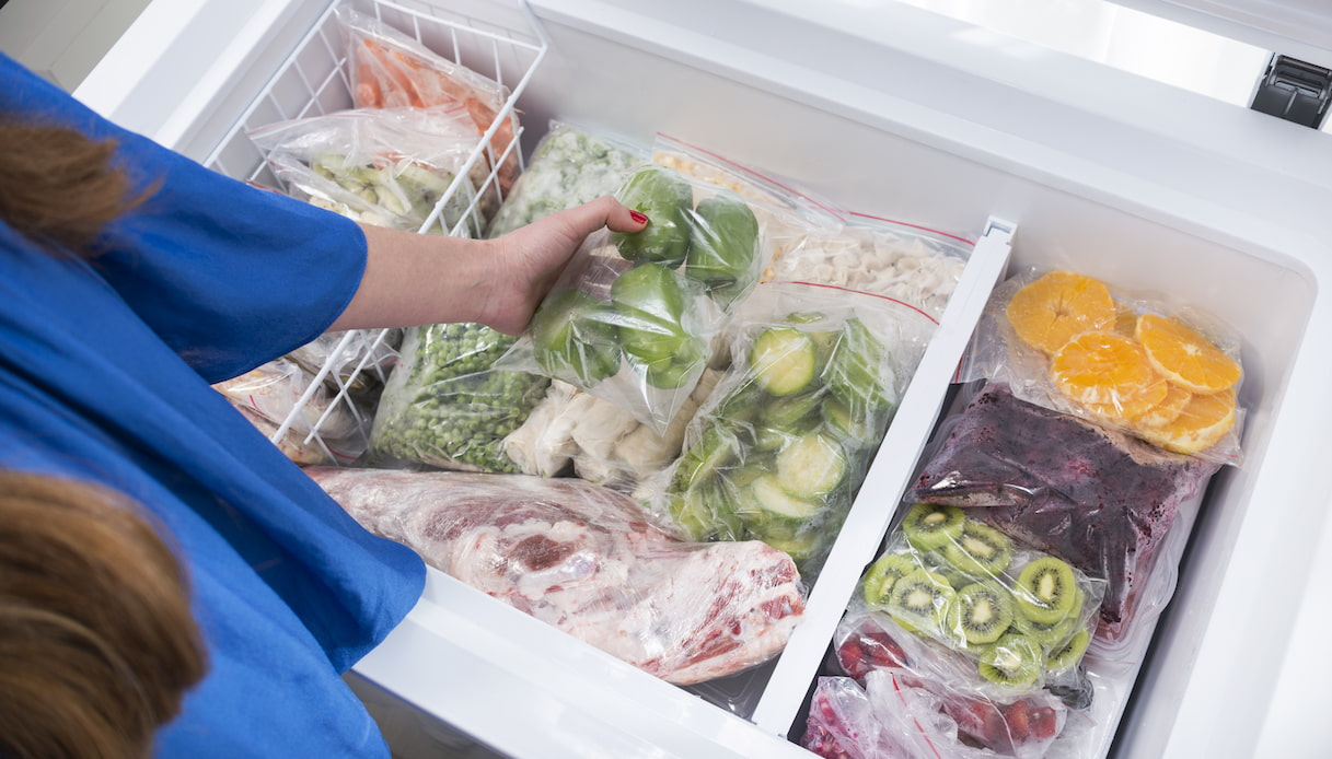 È possibile conservare i cibi surgelati in un frigorifero?