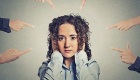 Come smettere di preoccuparsi del giudizio degli altri