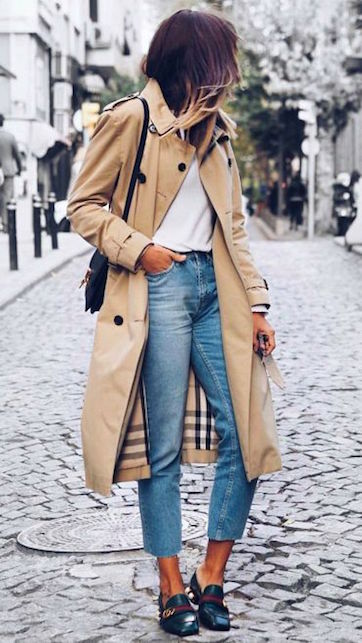 trench e jeans