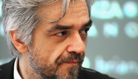 Morgan presenta la fidanzata incinta alla madre e Bugo non lo risparmia