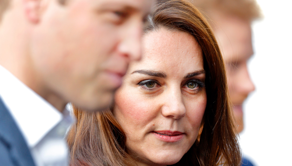 Kate e William verso il trono: la Regina “frustrata” da Carlo