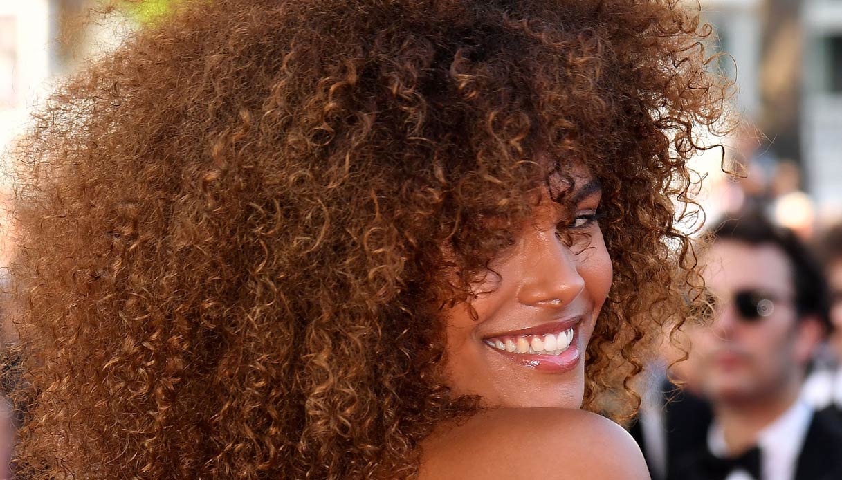 Cannes: sfila Tina Kunakey, fidanzata 19enne di Vincent Cassel