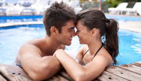 Fare l’amore in acqua: controindicazioni, falsi miti e come proteggersi