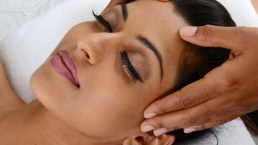 Come fare il massaggio indiano alla testa