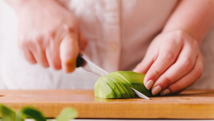 L'avocado contro le unghie fragili