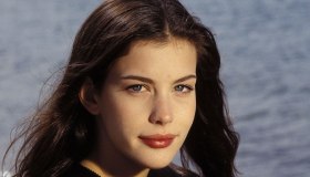 Liv Tyler compie 40 anni: la sua vita (e bellezza) in foto