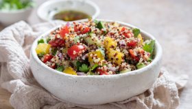 Quinoa: cos’è, proprietà e come si cucina
