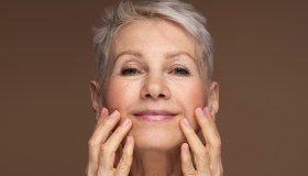 10 consigli per camuffare e ridurre le rughe del viso