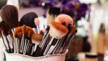 Come pulire i pennelli e gli altri accessori per il make up