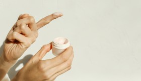 Crema viso: come sceglierla a seconda dell’età
