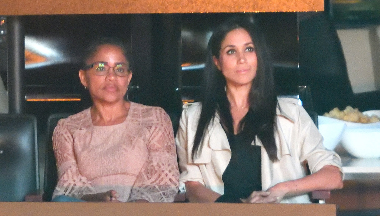 Chi è Doria Ragland, la mamma di Meghan Markle che l’accompagnerà all’altare