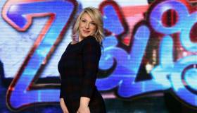 Chi è Katia Follesa, da comica di Zelig a conduttrice di Junior Bake Off