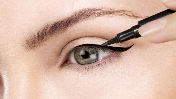 Eyeliner: come applicarlo per uno sguardo magnetico
