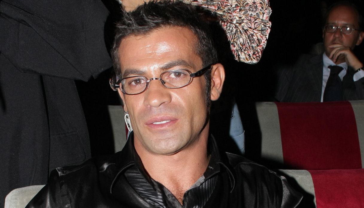 A casa di Gianni Sperti: minimal e con una splendida vista su Roma