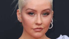 Christina Aguilera al naturale in copertina: irriconoscibile!