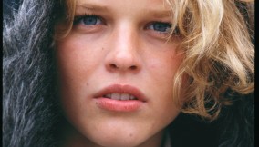 eva-herzigova-primo-piano