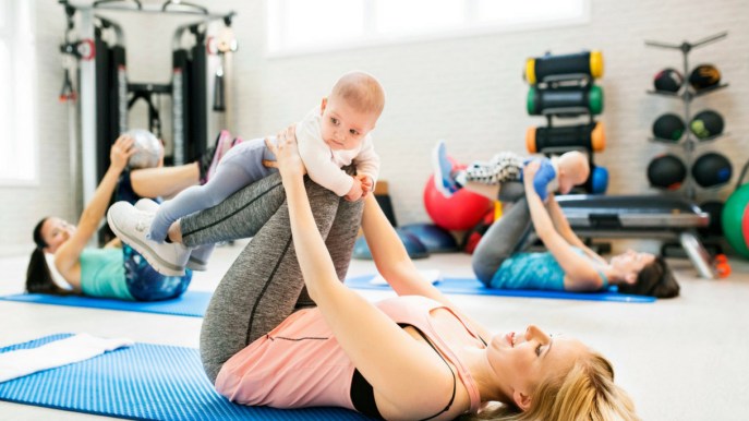Ginnastica per mamma e neonato: gli esercizi da eseguire insieme
