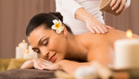 Massaggio ayurvedico: cos’è, come si fa e benefici