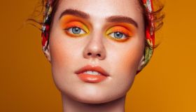 Come truccarsi per far risaltare gli occhi azzurri: tendenze, colori e ispirazioni per brillare