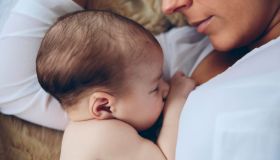Co-sleeping: dormire col proprio figlio fa bene