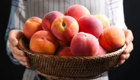 Pesche: proprietà, benefici a dieta e varietà