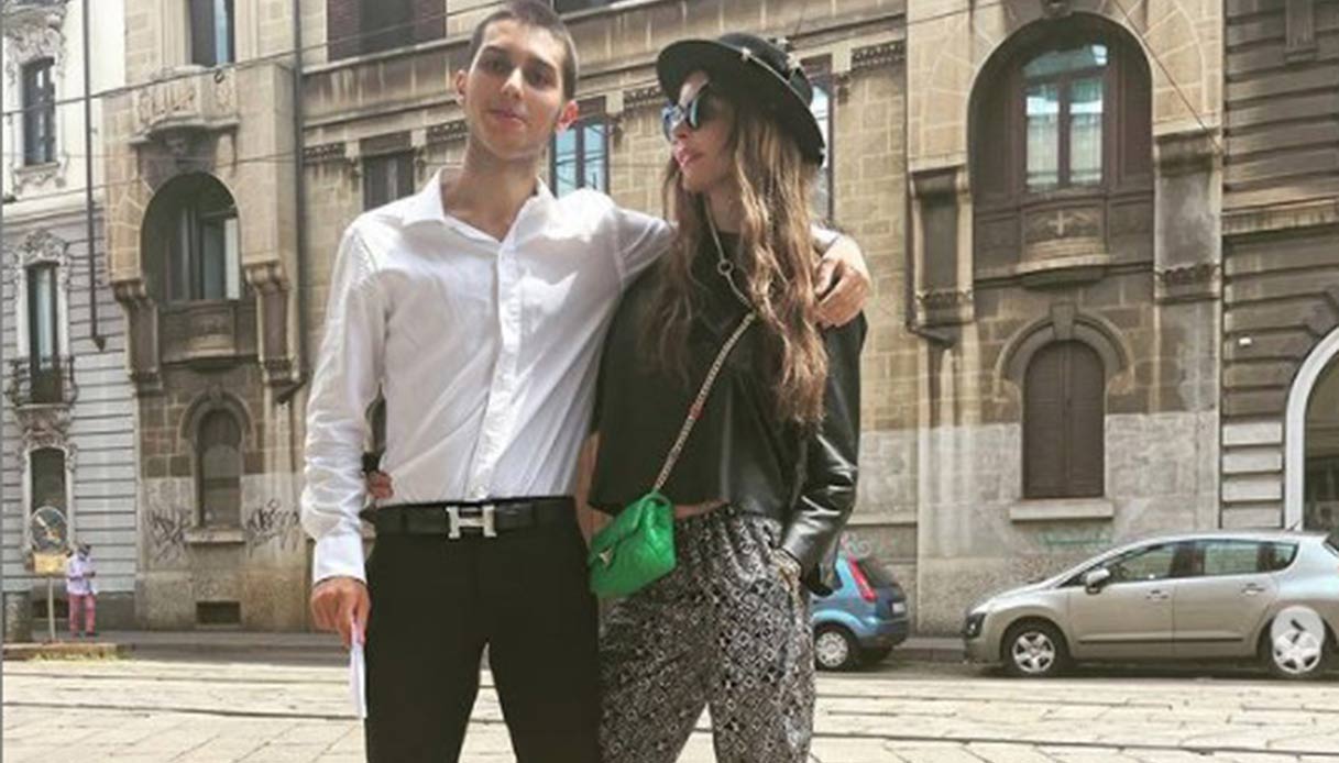 Corona, foto col figlio e Nina Moric: “Ripartiamo da qui”