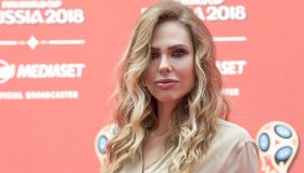 Ilary Blasi di nuovo con i capelli lunghi: la foto