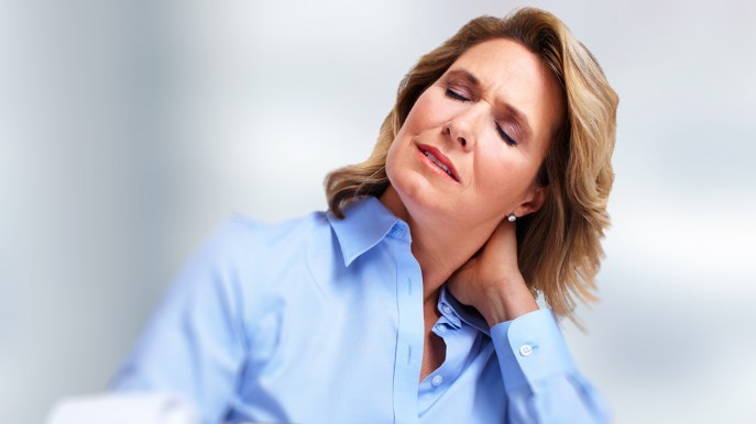 Pressione alta in menopausa: sintomi, cause, rimedi naturali