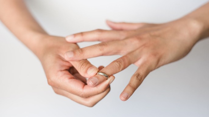 Cosa fare del tuo anello nuziale quando il matrimonio finisce
