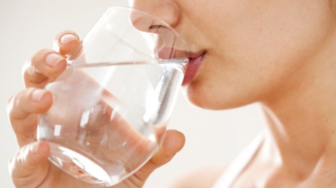 Quale acqua bere per la salute dei reni?