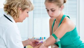 Si può bere acqua prima delle analisi del sangue?