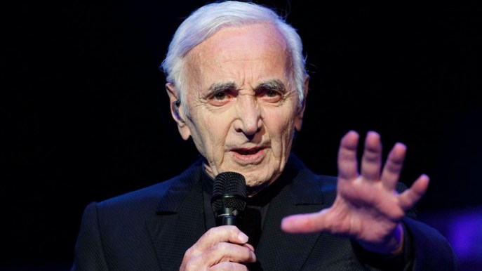 Charles Aznavour addio: le sue tre mogli e i figli