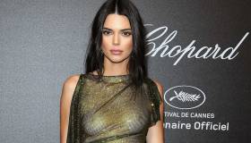 “Freeballing”: la moda del vestire senza intimo spopola tra le celeb