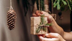 Come addobbare l’albero di Natale spendendo poco