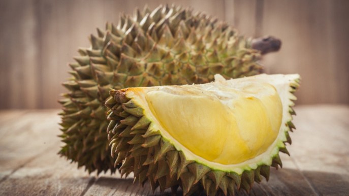 Durian, proprietà e benefici del frutto che puzza